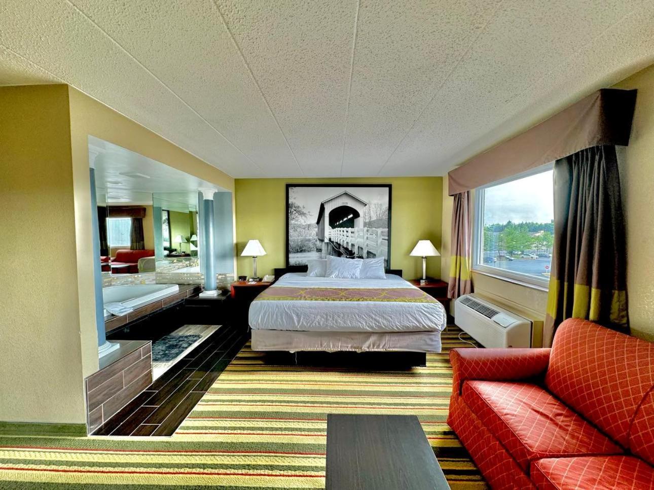 Super 8 By Wyndham Frederick Hotel Bagian luar foto